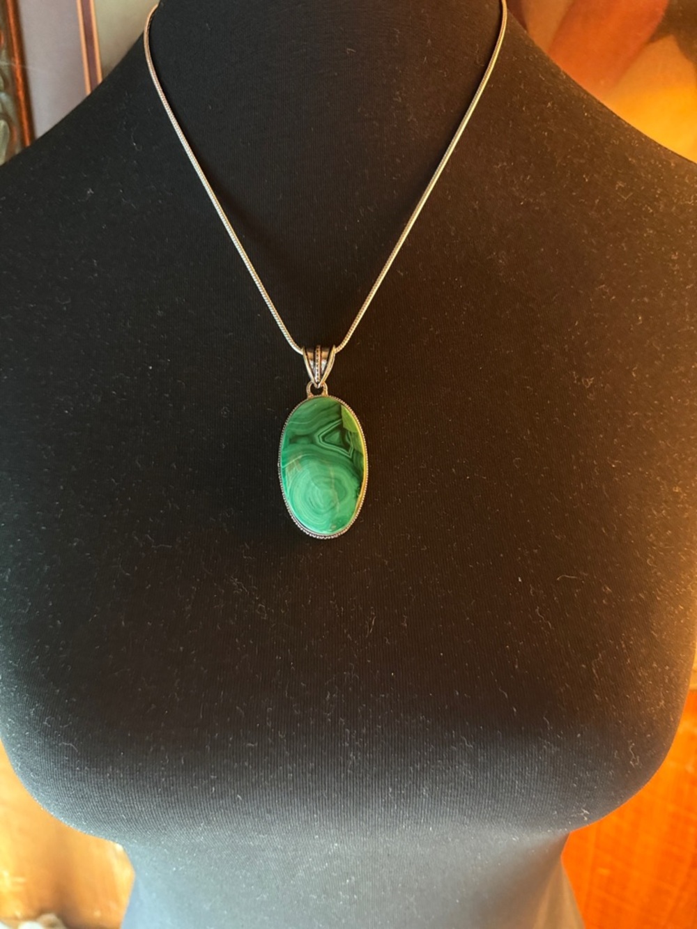 Green Malachite Oval Pendant Necklace - Women Jewelry - Picture 3 of 5